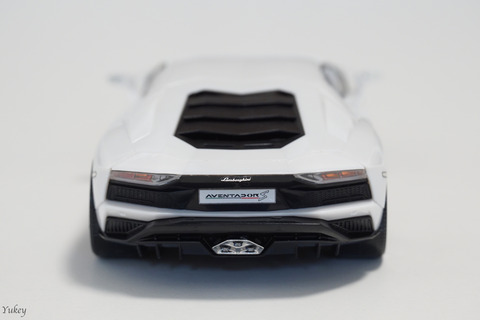 230816AventadorSBack