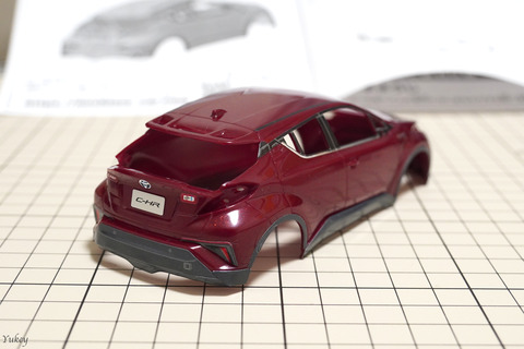 240206AoshimaCHRApplyingStickersOnBody Back