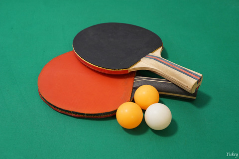 200518TableTenninsRackets