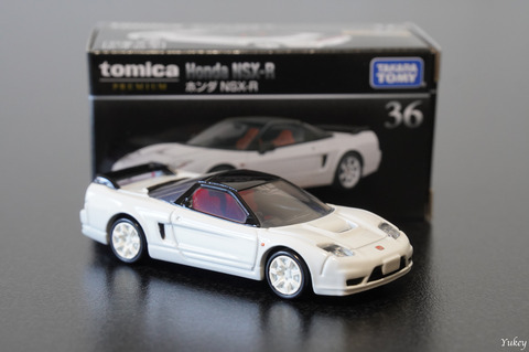 240218TomicaPremiumNSX-R12