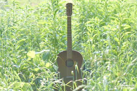 220907atacamaki_photography_guitar