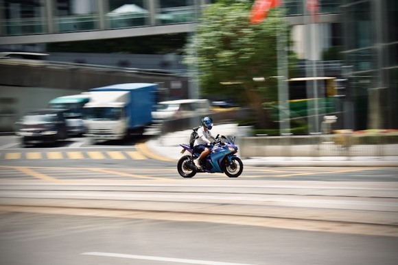 バイクとかいう『走り出した瞬間から風になれる』最高の乗り物ｗｗｗｗ