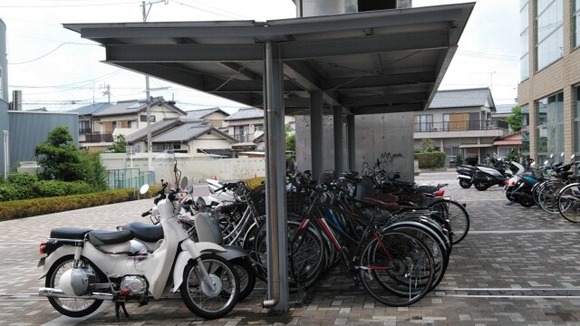 【悲報】都心住みワイ、バイクを買うも置き場が見つからない