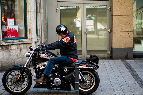 ハーレーのバイクに乗りたくて今度免許取ろうと思ってるんだが