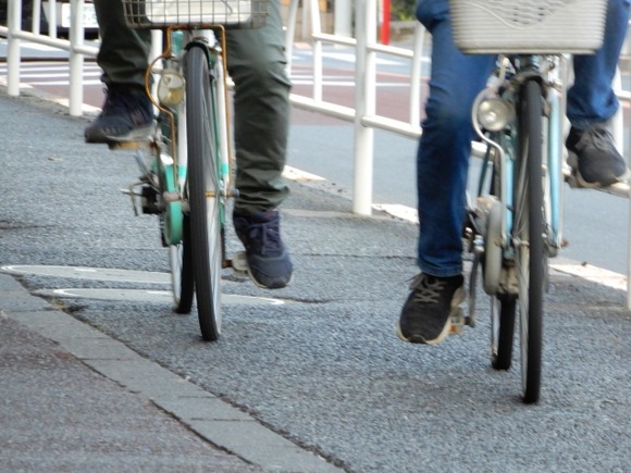 自転車のヘルメット着用努力義務化でかぶっていない人に対し警察はどうするのか