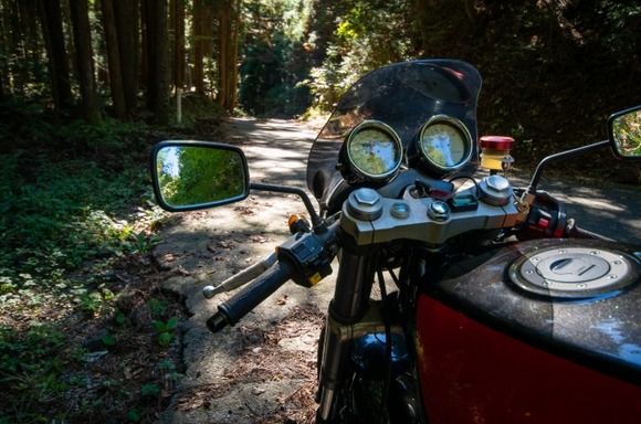 一人でバイク乗るのが好きなのにツーリング誘われる