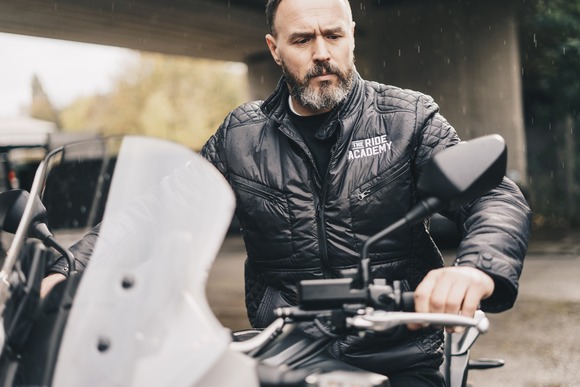 ライダースジャケットが似合う250cc以内のバイクって何かね？
