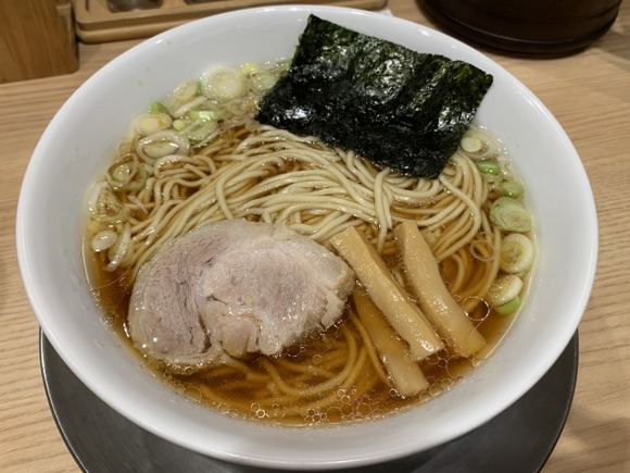 高速のサービスエリアのラーメンってなんで早く出てくるの？