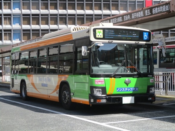 【悲報】都営バスの運転手さん、あおり運転で警察に書類送検されてしまう