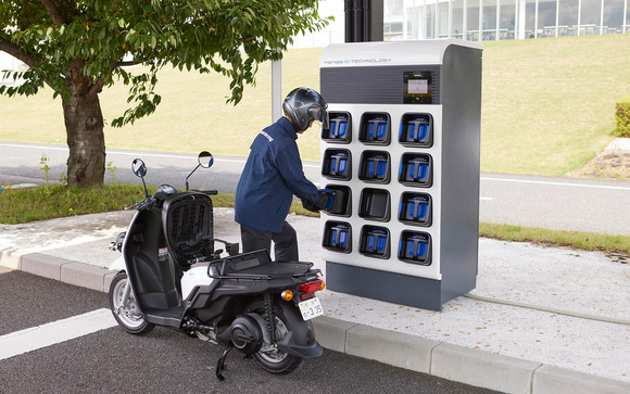 ホンダ、EVバイクバッテリ交換ステーション「Honda Power Pack Exchanger e:」の国内第1号機が稼働開始