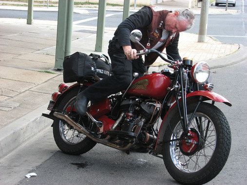 たまにMTでもキック付いてるバイクあるけど 	