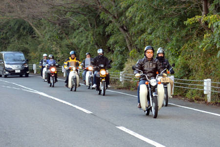 バイク乗り「マナー守ってツーリングしてます」←集団走行の次点で迷惑じゃね