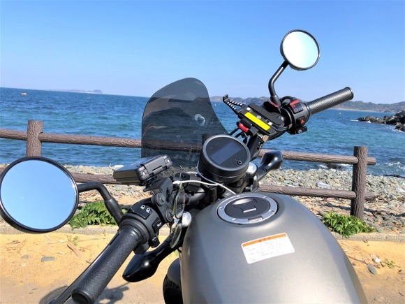 俺「バイクにUSB電源つけたい」バッ直はやめとけおじさん「バッ直はやめとけ」