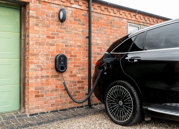 ratio-ev-charging-nWT2tQOozsA-unsplash