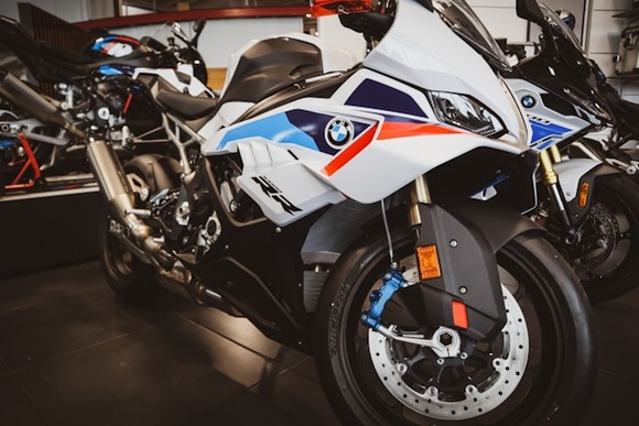 ronnzy-moto-MGBseUu-aFA-unsplash