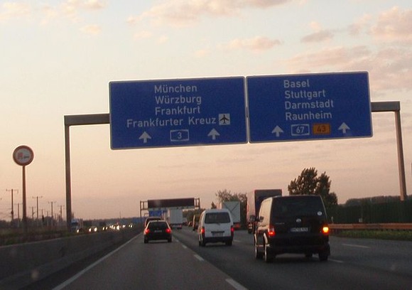 ドイツの高速道路「速度無制限です。料金無料です」←こいつｗｗｗｗｗｗｗｗｗｗｗｗｗ