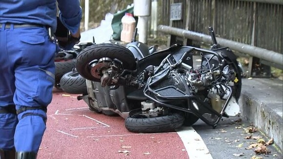 奥多摩周遊道路でツーリング中のバイク同士が正面衝突、50代のライダーが1人死亡・1人が心肺停止の重体