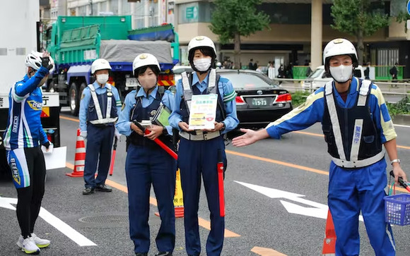 警視庁が悪質自転車を摘発強化へ、信号無視・一時不停止・右側通行・徐行せず歩道を通行した場合は赤切符を交付