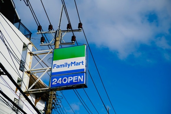 clark-gu-LaQkLuntXCw-unsplash