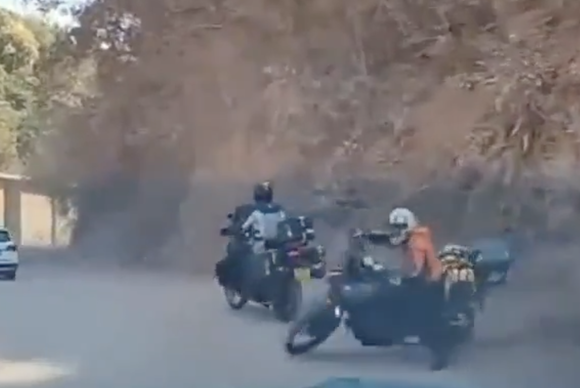 大型バイクのライダーさん、エキサイトバイク並みに飛んでしまうｗｗｗｗ