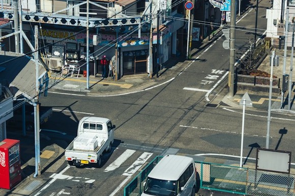日本の道路を狭く作った昔の奴、ガチのマジで「大戦犯」だろｗｗｗｗｗ