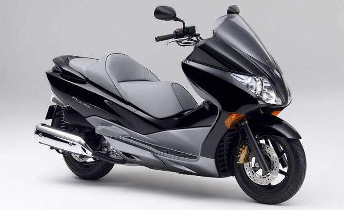 ビックスクーターって言うほどダサイか バイク速報