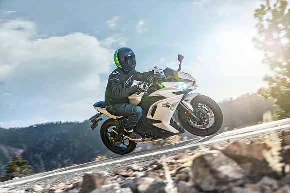 カワサキ、マイナーチェンジした「Ninja650」2020年モデルを発表