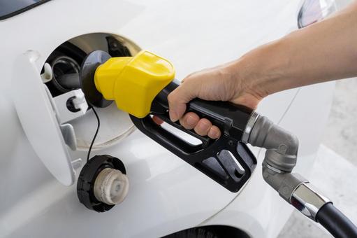 ハイオク車なのにレギュラー入れてる卑怯者ｗｗｗｗｗｗｗｗｗ