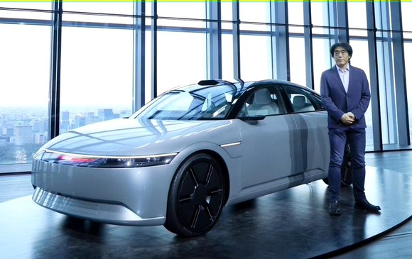 ソニー・ホンダが新型EV公開「アフィーラ」試作車を公開、2026年に納車が開始