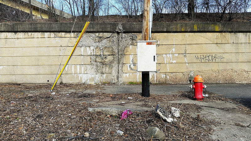 白バイ追跡のバイクの男性 ワイヤに衝突し上半身が飛ばされ即死 バイク速報