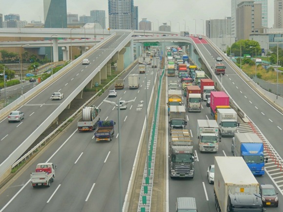 高速道路「信号がないのでスイスイです」←ここで渋滞が起きる理由ｗｗｗｗ