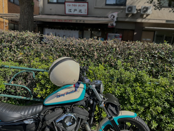 【悲報】ヒロシ、愛車で「プチプチツーリング」をアピールも焚き火台の件を蒸し返されて叩かれてしまう