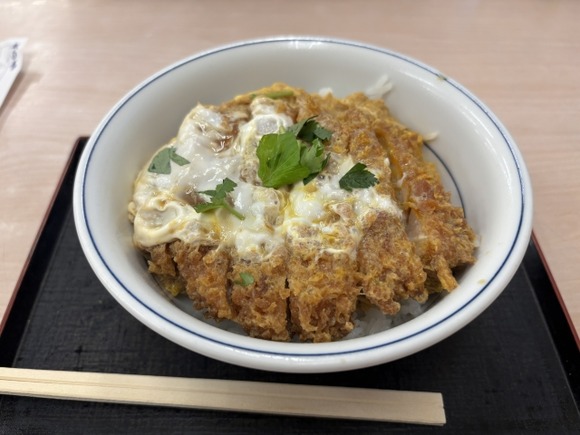 かつや「助けて！安くて美味くて店があるのに客離れが止まらないの！」