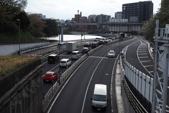 【悲報】高速道路、約100年後まで有料確定