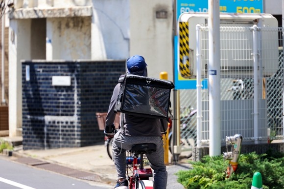 警察庁、自転車の交通違反に「青切符」を検討
