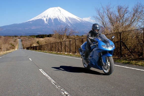 250ccのバイクで往復700キロのツーリングって無理じゃね？