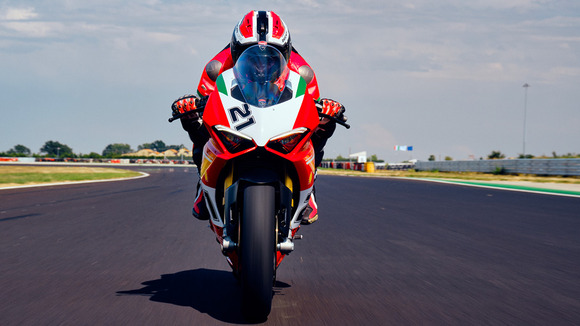 Troy-Bayliss-06-Gallery-Dinamica-906x510