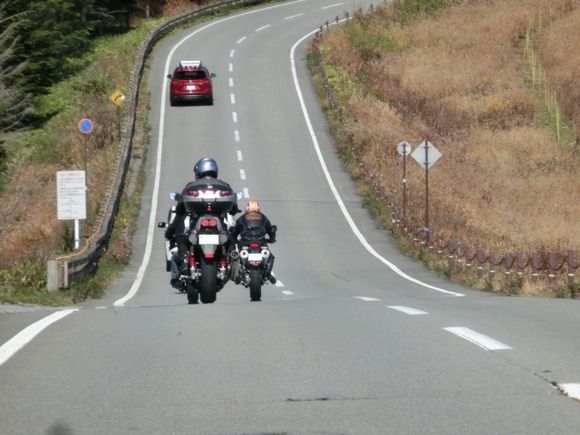 バイク乗り←事故ったら即死なので失うものがない底辺の趣味