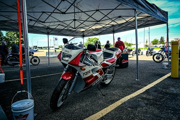 ronnzy-moto-u4kp7Y3cRrs-unsplash