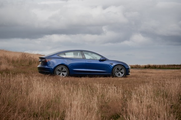 2026年上半期、日本で一番売れた輸入車が『テスラ Model Y』だと判明してしまうｗｗｗｗｗ