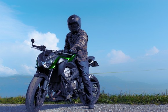 バイクブンブンしてるヤツらって何の仕事してるの？