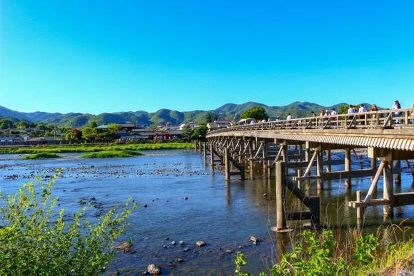 【悲報】京都、観光客が多すぎてヤバい…これもうコロナ禍前だろ…