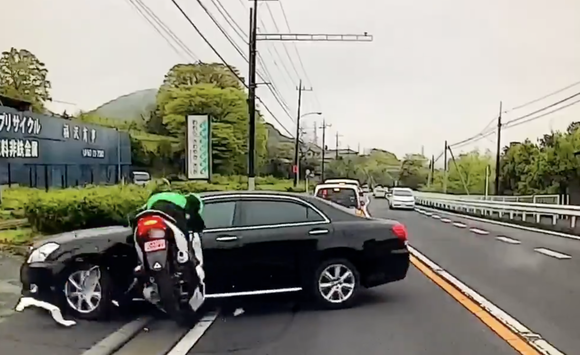事故原因運転手｢ちょ、そこなんで行くのｗｗｗｗｗｗｗｗｗｗｗｗｗｗｗｗ｣