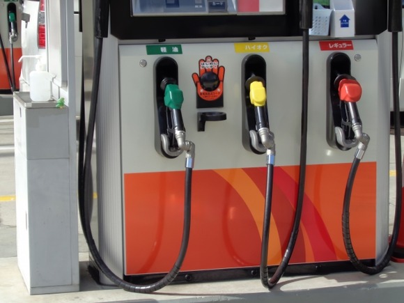 ガソリンスタンドが10年で8000ヵ所減少、過疎化にEV追い打ち？