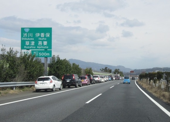 バイクで高速道路100キロ以上出せないやつｗｗｗｗｗｗｗｗｗ