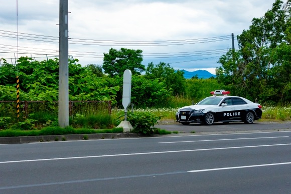 警察「はい君一時停止無視！違反ね！」夜中のバイク「ﾌﾞｵﾝﾌﾞｵﾝﾌﾞﾝﾌﾞﾝﾌﾞﾝｗｗｗ」警察「…」