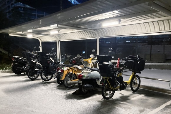 賃貸でバイク持ってる人って駐車場どうしてるの？