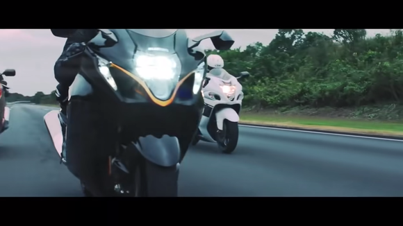 2021 Suzuki Hayabusa Leaked before launch - YouTube (9)