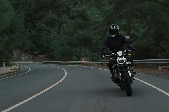 バイク買おうとしてるから街中のバイクを見てたんだけどさ。
