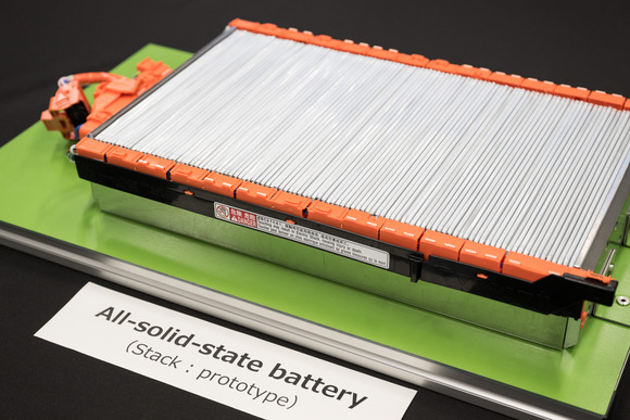 トヨタ、EV向け次世代電池「全固体電池」を2027年にも実用化へ